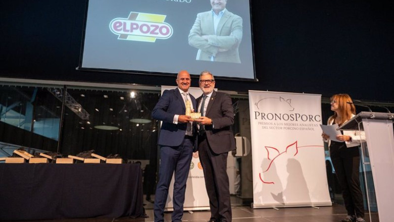ep el director de operaciones de elpozo alimentacion juan pedro florido recibe el premio pronosporc ep el director de operaciones de elpozo alimentacion juan pedro florido recibe el premio pronosporc