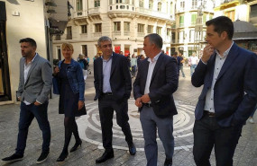ep el eurodiputado de ciudadanos luis garicano en el centro pasea por malaga capital junto a otros