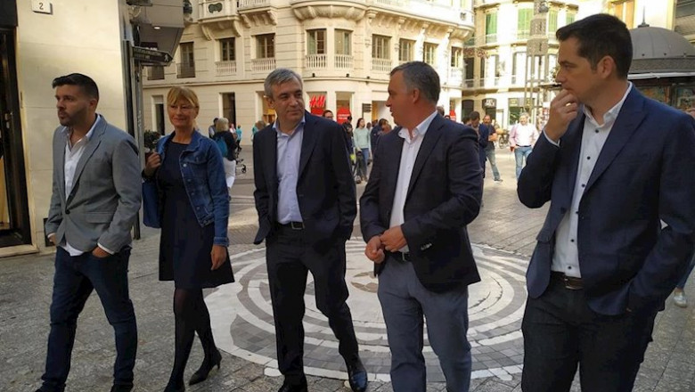 ep el eurodiputado de ciudadanos luis garicano en el centro pasea por malaga capital junto a otros
