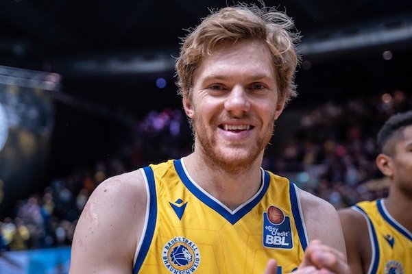 ep el nuevo jugador del bsquet manresa scott eatherton que fichara en verano de 2020 para las dos ep el nuevo jugador del bsquet manresa scott eatherton que fichara en verano de 2020 para las dos