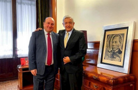 ep el presidente del ebb andoni ortuzar junto al presidente de mexico manuel lopez obrador que le ha