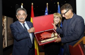 ep entregala replicala placasu honorse colocara engarma