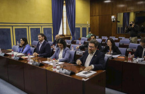 ep los representantes de los distintos grupos politicos parlamentarios en la comision de