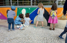 ep ninos participando en el festival de calle en lavapies