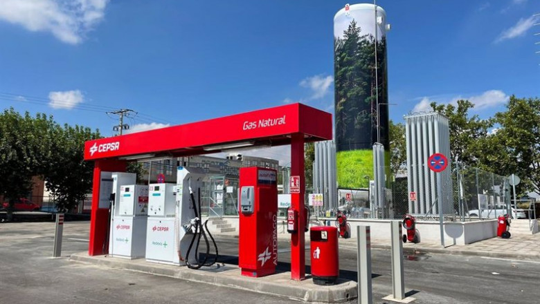 ep nueva estacion de gas natural vehicular gnv de cepsa y redecxis en getafe madrid