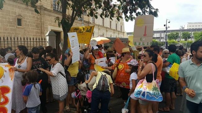 ep protestalas ampa frenteparlamentoandalucia