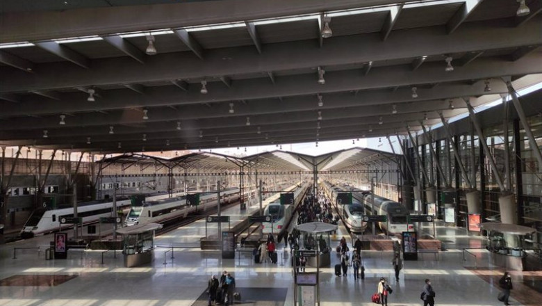 Trenes en la estación de Málaga | RENFE ep trenes en la estacion de malaga