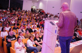 ep unai sordo interviene en la jornada de ccoo sobre sectores feminizados en santiago