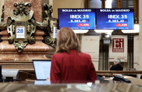 ep valores del ibex 35 en los paneles del palacio de la bolsa de madrid a 28 de febrero de 2022 en 20220307110103