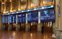 ep varios paneles del ibex 35 en el palacio de la bolsa de madrid a 11 de abril de 2023 en madrid