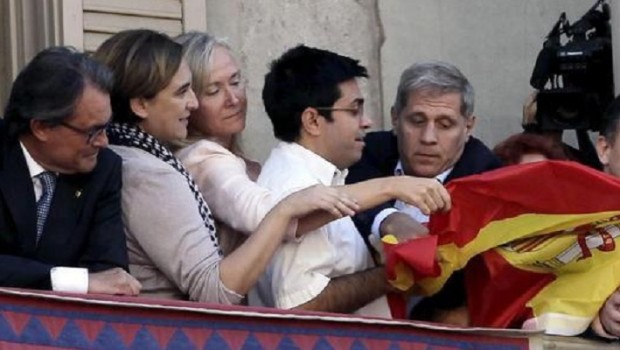 pisarello barcelona teniente alcalde bandera