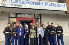 visita embajadora y marines eeuu casa ronaldmcdonald madrid 1