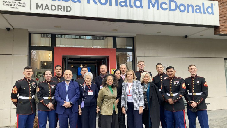 visita embajadora y marines eeuu casa ronaldmcdonald madrid 1