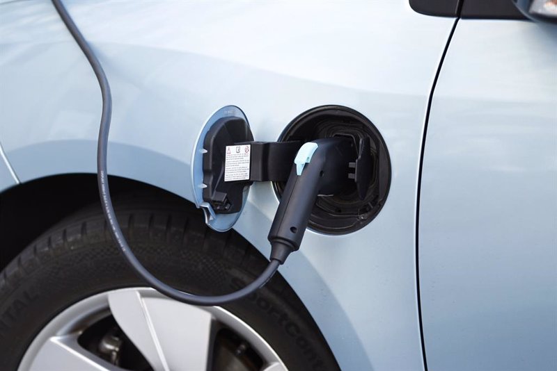 ¿Cambiar el vehículo por uno híbrido o eléctrico? El 73% asegura estar dispuesto