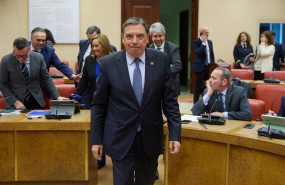 ep archivo   el ministro de agricultura pesca y alimentacion luis planas a su llegada para