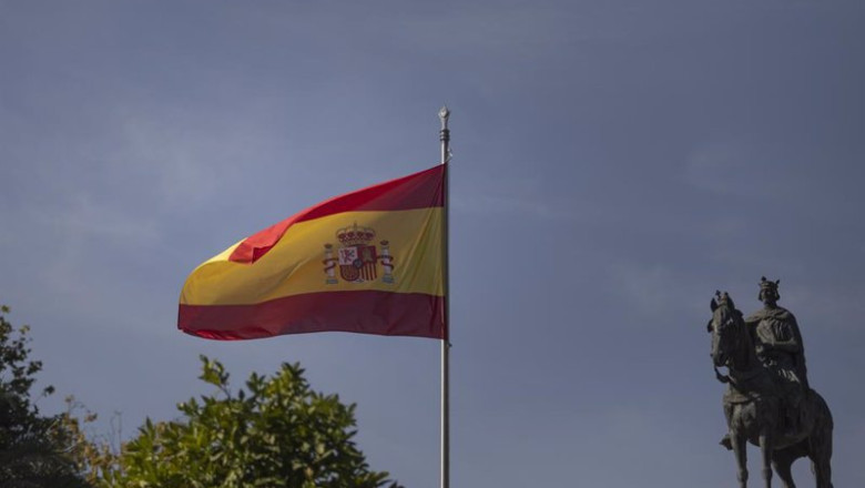 ep archivo izado de la bandera nacional con motivo del dia de la hispanidad a 11 de octubre de ep archivo izado de la bandera nacional con motivo del dia de la hispanidad a 11 de octubre de