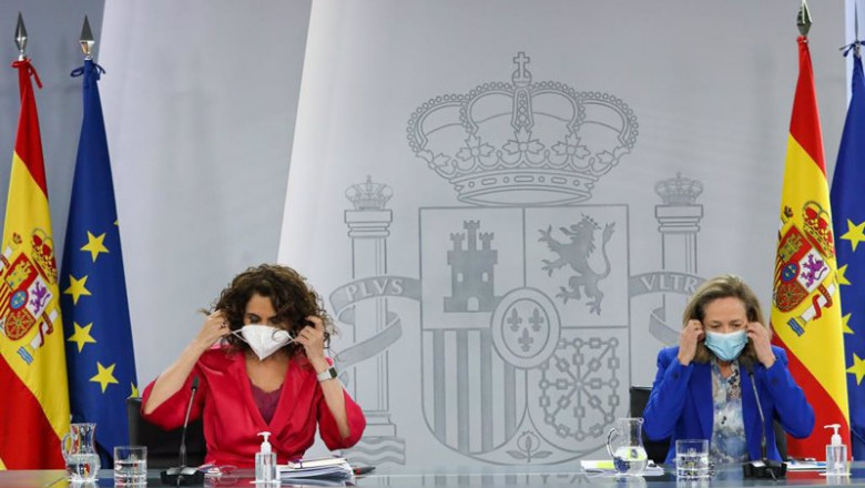 ep archivo   la ministra portavoz y ministra de hacienda maria jesus montero i y la vicepresidenta 20210430201604