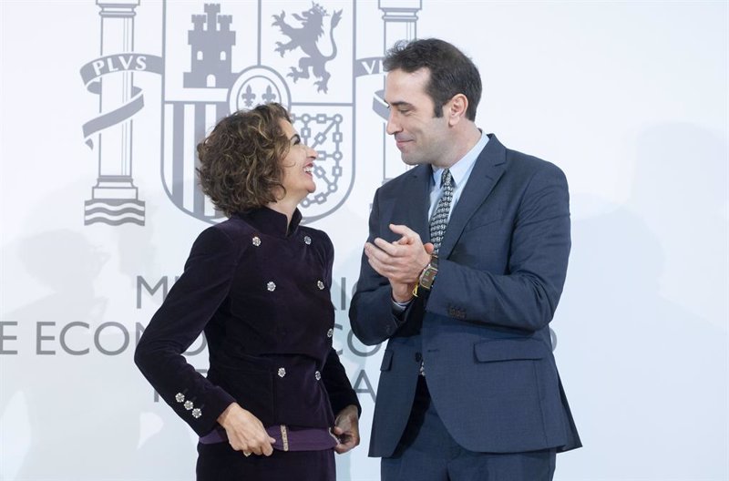 El Gobierno eleva la previsión de crecimiento del PIB al 2,4% en 2024 y al 2,2% para 2025