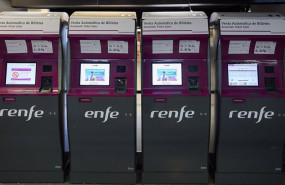 ep archivo   maquinas para la compra de billetes con motivo de la segunda fase de la operacion