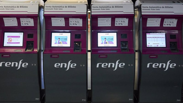 ep archivo   maquinas para la compra de billetes con motivo de la segunda fase de la operacion