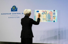 ep christine lagarde en la ceremonia de firma de billetes de euro