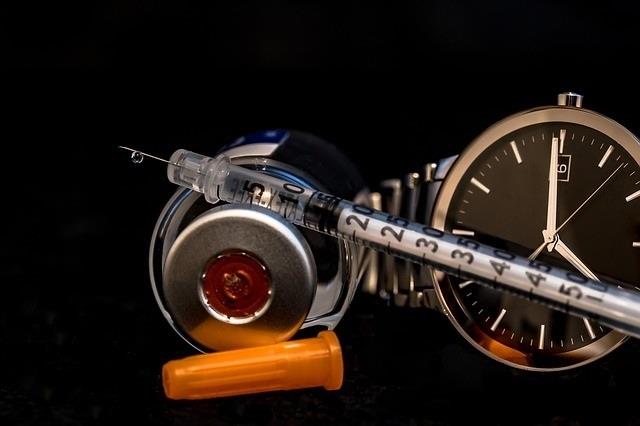 Diabético, diabetes, insulina, jeringuilla, reloj | PIXABAY ep diabetico diabetes insulina jeringuilla reloj