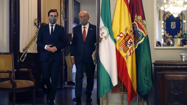 ep el ministro de consumo alberto garzon 1i es recibido por el alcalde francisco de la torre en el l