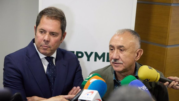 ep el presidente de cepyme gerardo cuerva izda y el secretario general de ugt pepe alvarez atienden