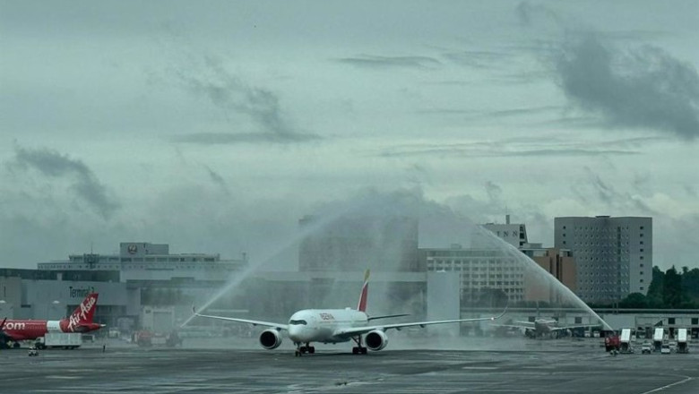 ep el vuelo de iberia a su llegada al aeropuerto de tokio narita durante el reestreno de la ruta ep el vuelo de iberia a su llegada al aeropuerto de tokio narita durante el reestreno de la ruta