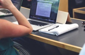 ep estudiante estudios portatil escribir