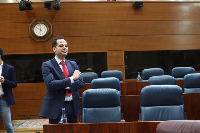 ep ignacio aguado duranteplenoinvestidura de angel garrido