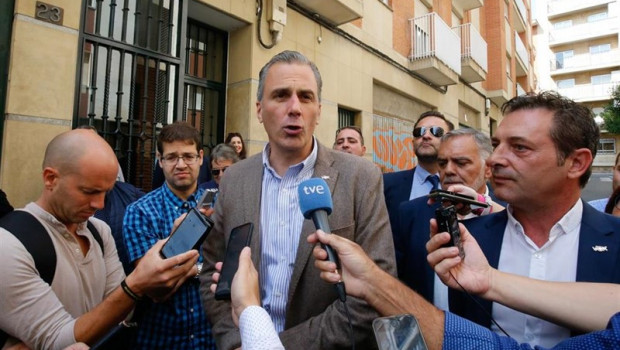 ep javier ortega-smith vox atiende a los medios en la inauguracion de la sede del partido en la