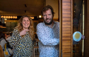 ep la directora de la guia repsol maria ritter junto a javier vazquez de la canibal