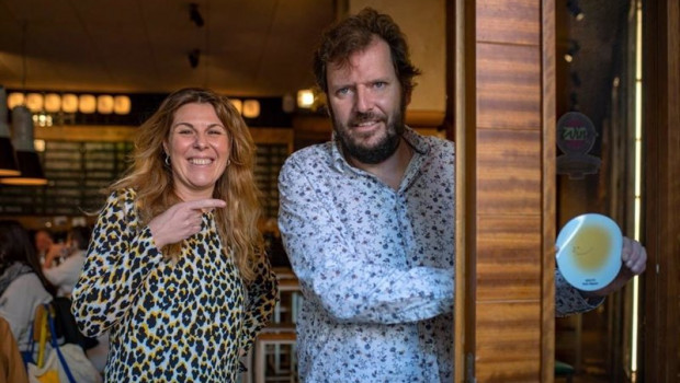 ep la directora de la guia repsol maria ritter junto a javier vazquez de la canibal