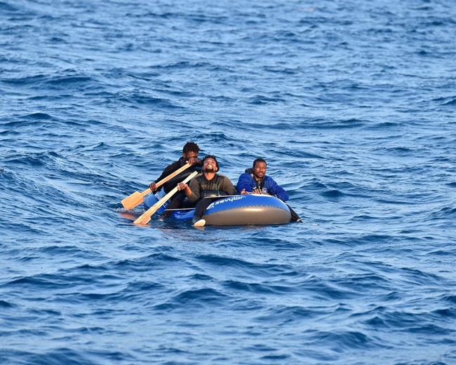 ep migrantes rescatadosuna pateraestrecho