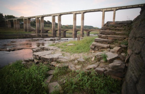 ep ruinas del antiguo pueblo portomarin emergido por la sequia en el embalse de belesar a 6 de ep ruinas del antiguo pueblo portomarin emergido por la sequia en el embalse de belesar a 6 de