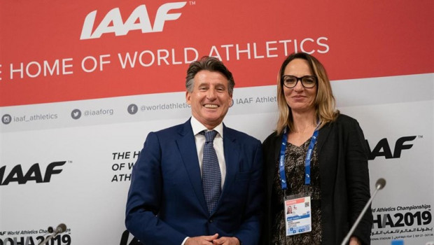 ep sebastian coe junto a la colombiana ximena restrepo tras ser elegidos presidente y vicepresidenta