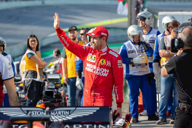 ep sebastian vettel saludo a los aficionados durante el gp de brasil 2019
