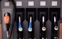 ep varias mangueras de carburante en una gasolinera ep varias mangueras de carburante en una gasolinera