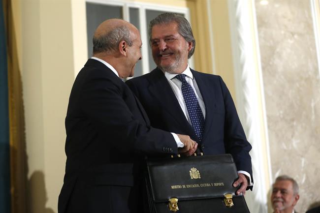 Wert traspasa la cartera de Educación a Méndez de Vigo | MINISTERIO DE EDUCACIÓN ep wert traspasacarteraeducacionmendezvigo