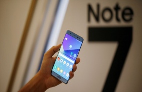 un-samsung-note-7-de-remplacement-emet-de-la-fumee