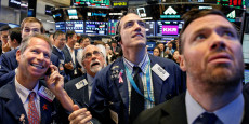 des traders travaillent a la bourse de wall street 20240209185627 