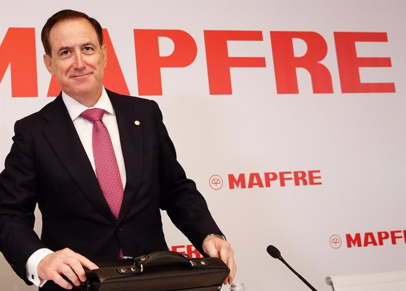 Mapfre sube tras ganar un 45,3% más en 2021 y recuperar el dividendo prepandemia