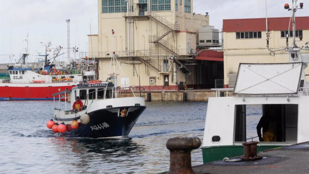 ep archivo   un barco pesquero