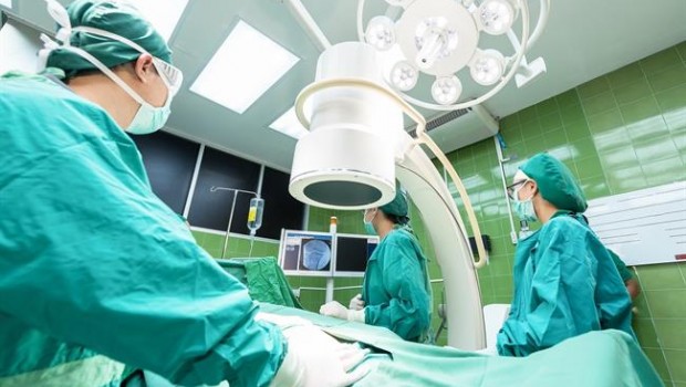 ep cirujanos quirofano medicos