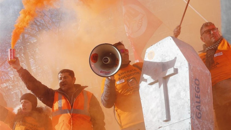 Concentración en Madrid de los trabajadores de Alcoa para exigir al Gobierno qu | Eduardo Parra - Europa Press - Archivo ep concentracionmadridlos trabajadoresalcoa para exigirgobierno qu 20190320142403