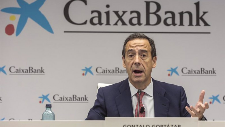 El consejero delegado de CaixaBank, Gonzalo Gortázar, en la rueda de prensa | ROBER SOLSONA ep el consejero delegado de caixabank gonzalo gortazar en la rueda de prensa
