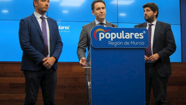 ep el secretario general del pp teodoro garcia junto al presidente del pprm y de la comunidad