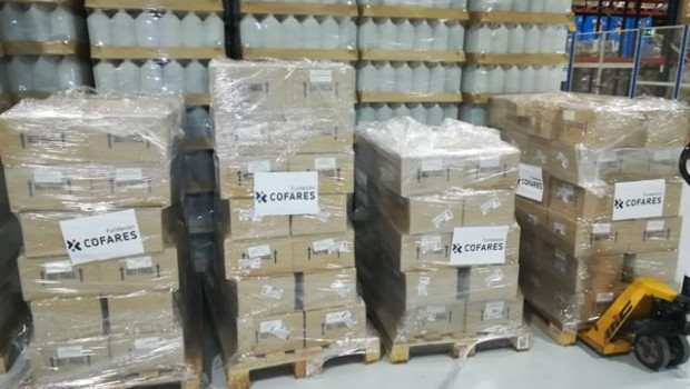 ep la fundacion cofares dona 6000 geles de bano de farline a las fuerzas armadas