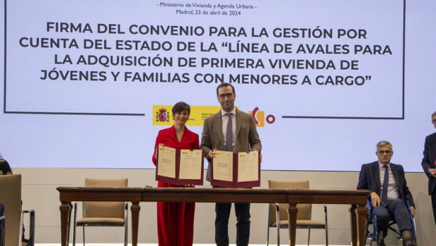 ep la ministra de vivienda y agenda urbana isabel rodriguez y el ministro de economia comercio y